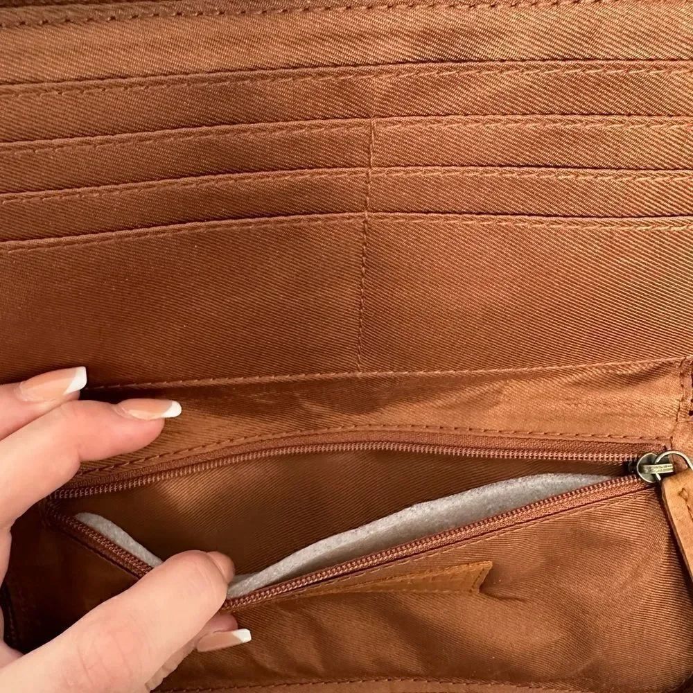 NWT Free People Vegan Leather Distressed Wallet - Picture 5 of 7